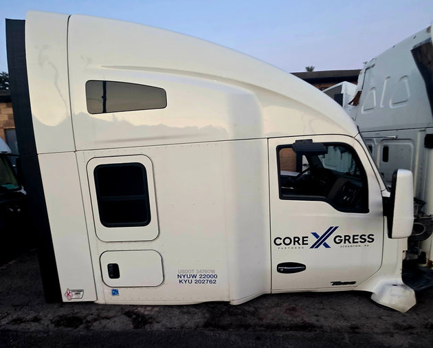 2013-2020 KENWORTH T680 PACCAR TRUCK CAB COMPLETE OEM