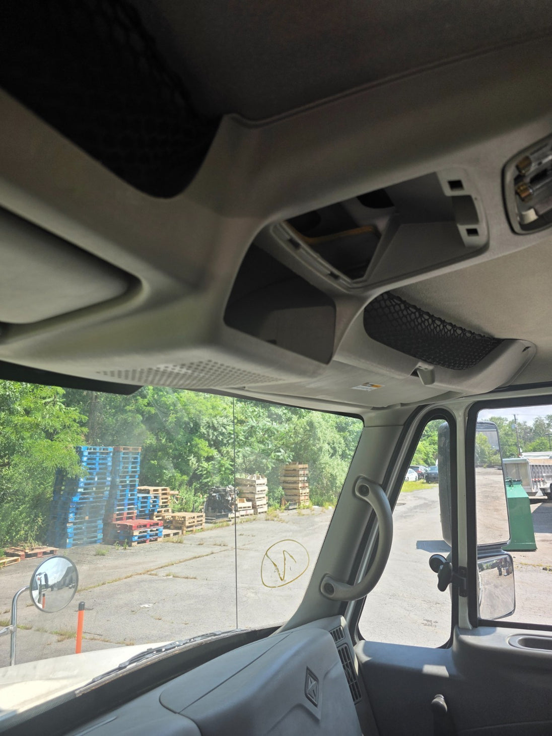 2011 International 4400 Altec DL42-BB 42' Digger Derrick Boom Truck 104k