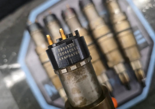 Volvo D13 Engine Injectors Fuel Injectors Used Genuine OEM Set Of 3 22378579 - Nationwide Diesel Engine Sales